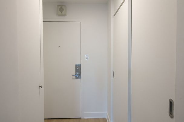 1975 Maisonneuve Blvd West - Photo 1