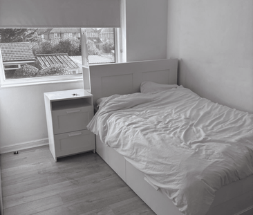 5 bedroom semi-detached house to rent - Photo 4