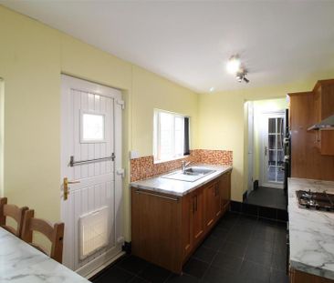3 bedroom terraced house to rent - Photo 6