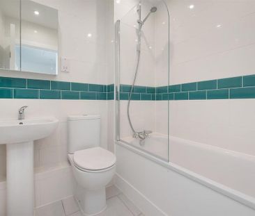 3 bedroom semi-detached house to rent - Photo 6