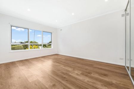 Modern & Stylish Family Home in Prime Carlton Location - Photo 3