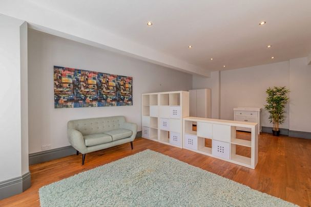 Newcastle Drive, Nottingham, NG7 - Photo 1