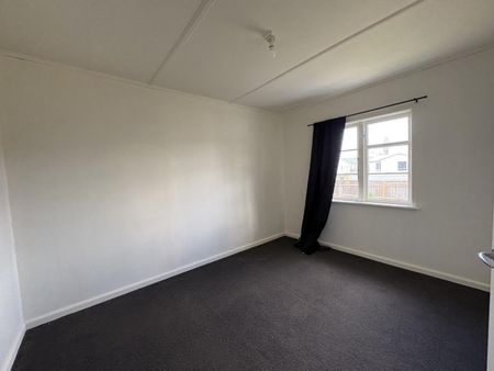 Three Bedrooms on Clyde - Photo 4