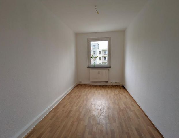 Sofort einziehen! schicke 3-Raumwohnung mit Balkon // ruhige und grüne Lage - Photo 1