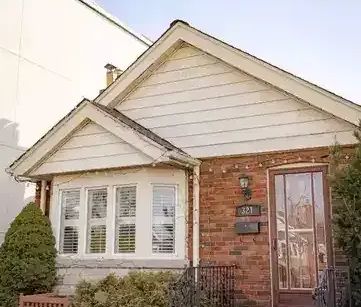 Charming 3 Bedroom Home in East York - Embrace Comfort and Convenience | 321 Mortimer Avenue, Toronto - Photo 1