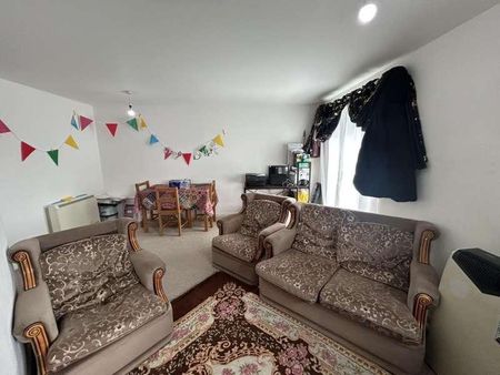 Newbury, Berkshire, RG14 - Photo 5