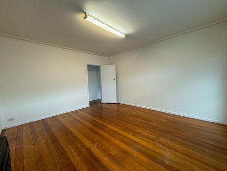 2 Bedroom Unit in Perfect Location - Photo 2