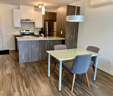 Magnifique 3 ½ + espace bureau TOUT INCLUS - lumineux - stationneme... - Photo 2