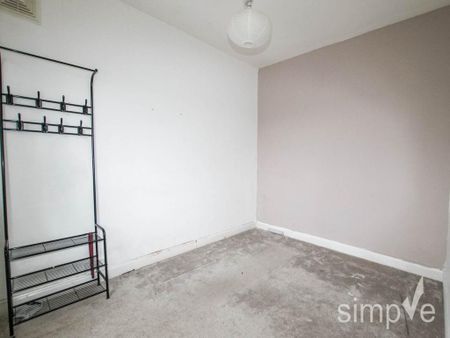2 bedroom maisonette to rent - Photo 2