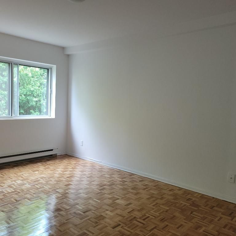 SUPERBE 4 1/2 - Photo 1