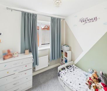 4 bedroom detached house to rent - Photo 3