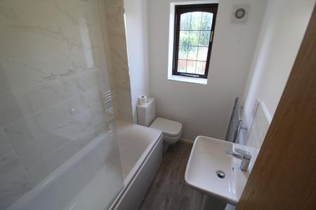 2 bedroom semi-detached house to rent - Photo 4