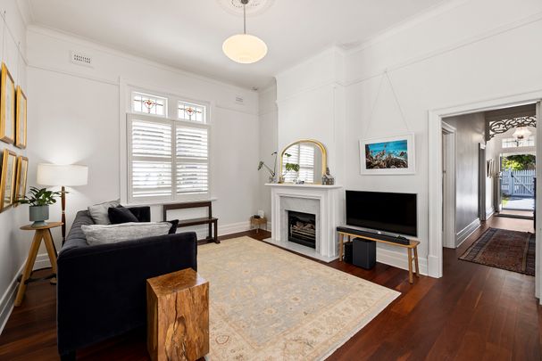 Period Charm, Modern features... - Photo 1