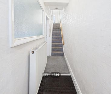 2 bedroom property to rent - Photo 3