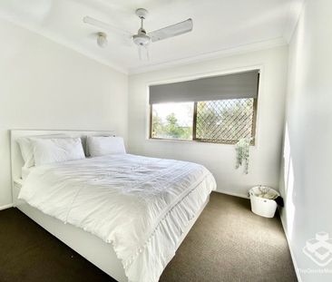 Spacious 3 Bedrooms Townhouse in a great location - Photo 4