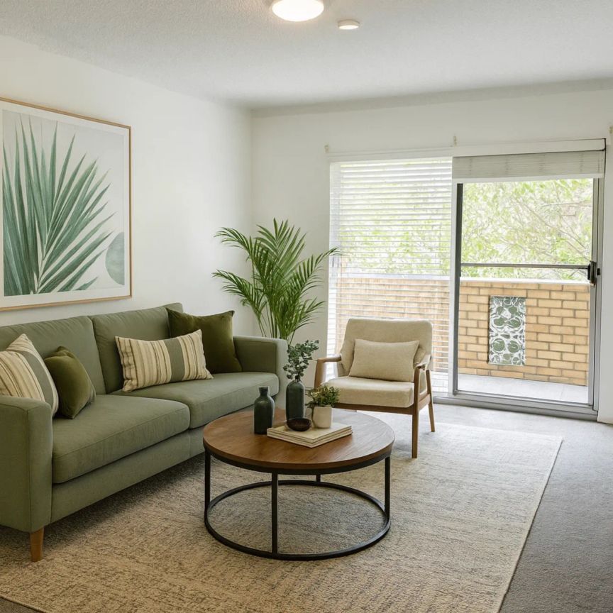 Bright & Airy Apartment in convenient location - Photo 1