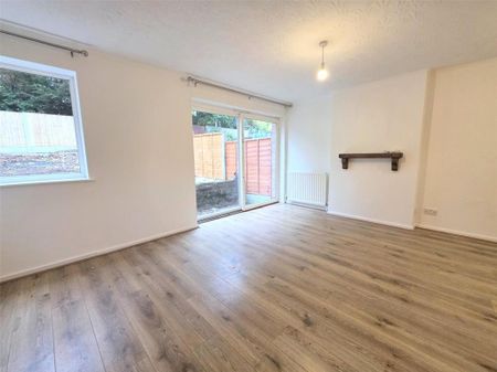 3 bedroom end of terrace house to rent - Photo 3