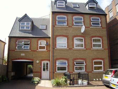 Studio Flat, Morden Road, SW19 - Photo 2