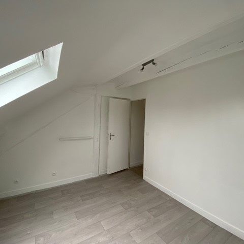 Appartement sous combles de 94 m² utiles – Centre-ville de Faremoutiers - Photo 1