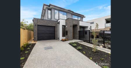 Brand New Contemporary Home in a Prime Highett Location - Photo 2