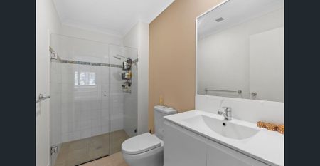 Stylish Fully-Furnished Apartment in Prime Southport Location! - Photo 5