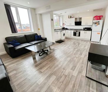 1 bedroom in a flat share to rent - Photo 3