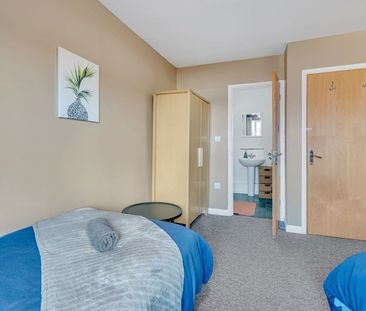 2 Bed Flat, Hever Hall, CV1 - Photo 1