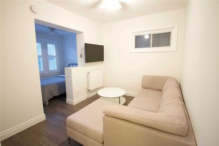 For Lease - 8 Brookmount Road Unit# 1B, Toronto, Ontario - Photo 2