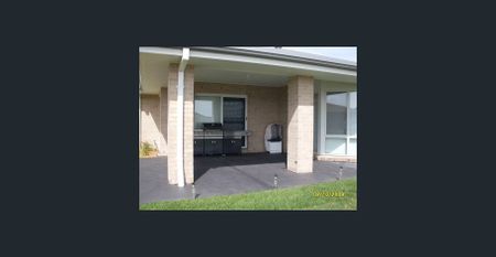 BEAUTIFUL AND SPACIOUS HOME!! - Photo 3