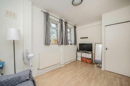 Arbour Square, Stepney Green, E1 - Photo 2