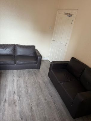 4 bedroom terraced house to rent - Photo 1