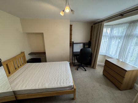 4 bedroom terraced house to rent - Photo 5