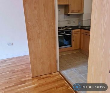 2 bedroom flat to rent - Photo 6