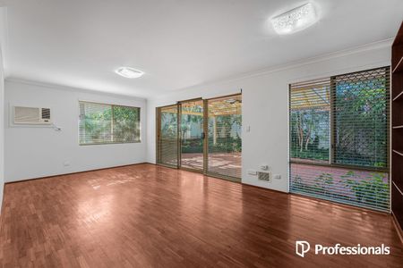 Spacious Family Home in Sought-After Wembley Downs - Photo 3