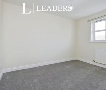 3 bedroom house to rent Lindfields, Saltney, Caer, CH4 - Photo 2