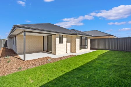 Brand New 5 Bedroom House in Prime Dudley Park Location - Photo 5