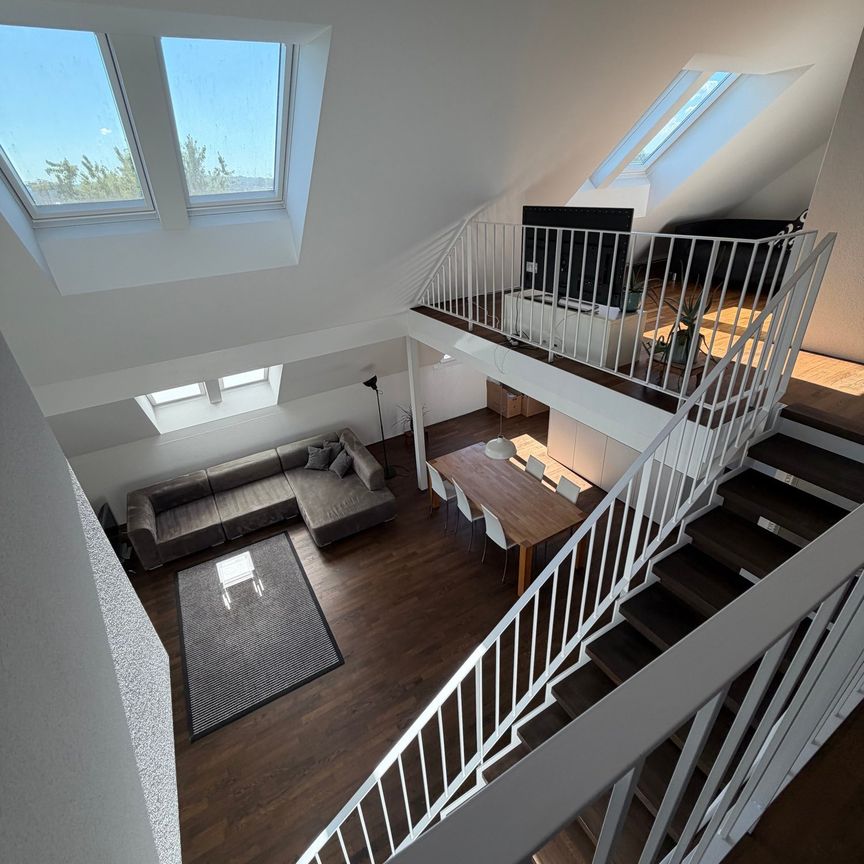 Schöne und grosszügige 5.5-Zimmer-Maisonettewohnung in Opfikon - Photo 1