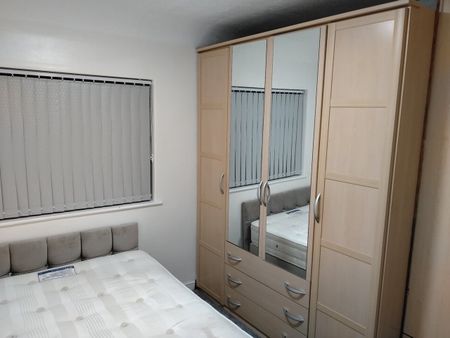 Room in a Shared House, Windmill Lane, NG3 - Photo 3