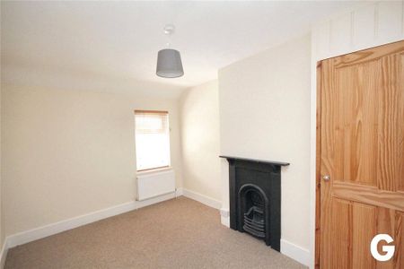 2 bedroom end of terrace house to rent - Photo 2