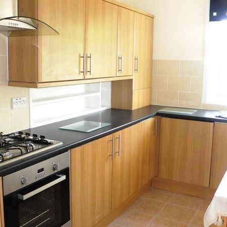 2 bedroom flat to rent - Photo 3