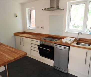 1 bedroom maisonette to rent - Photo 2