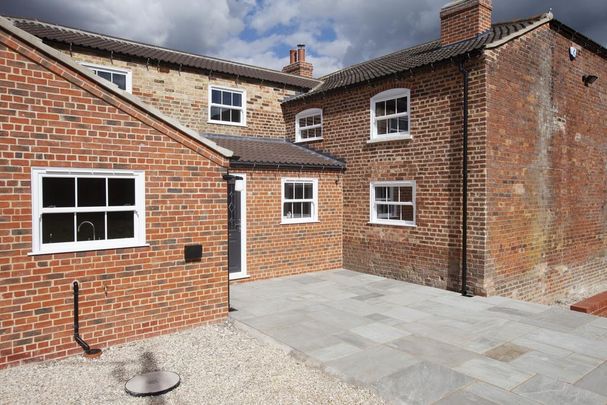 4 bedroom detached house to rent - Photo 1