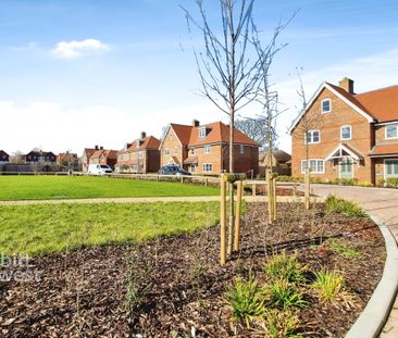 4 bedroom terraced house to rent - Photo 1