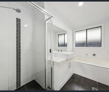 Modern Family Living in Bolwarra - Photo 5