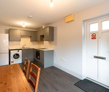 Alden Crescent, Headington, OX3 - Photo 1