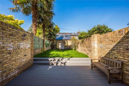 3 bedroom terraced house to rent - Photo 5