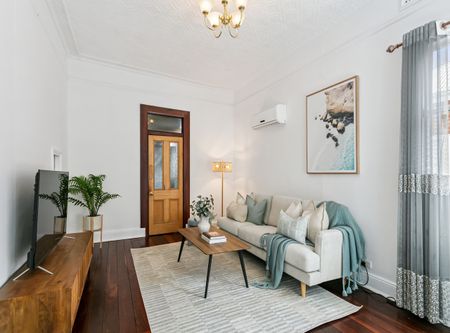 Charming Character Home - Photo 4