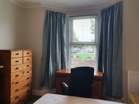 4 bedroom house, 1 en-suite - Photo 5