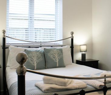 2 bedroom flat to rent - Photo 2