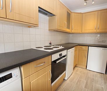 1 bedroom Semi-Detached House to let - Photo 1